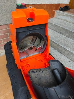 Prodám elektrický Zahradní drtič Powercut 2500... - 8