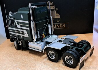 Model kamionu KENWORTH K100 1976, 1:18 - 8