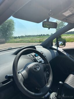 Prodám TOYOTA YARIS 2007 1.3 VVT-i - 8