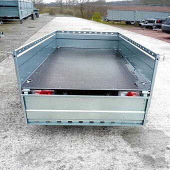 Vozík přívěsný 2,06m x 1,11m, perforované bočnice - 8
