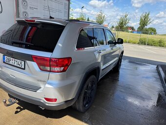 Jeep Grand Cherokee - 8
