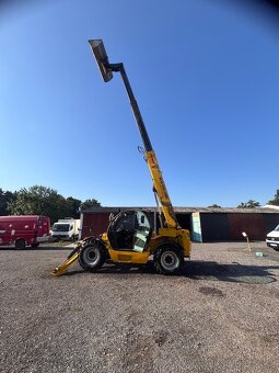 Prodám teleskopický Nakladač New Holland - 8