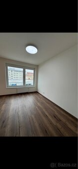Pronájem moderního bytu 2kk Praha 9 Vysočany - 8