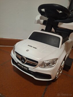 Elegantní odrážedlo Mercedes - 8