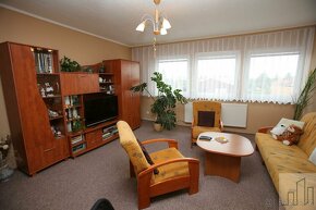Prodej hezkého bytu 3+1 v rodinném domě v klidné části Tepli - 8