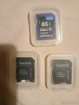 Canon EOS 2000D - 8