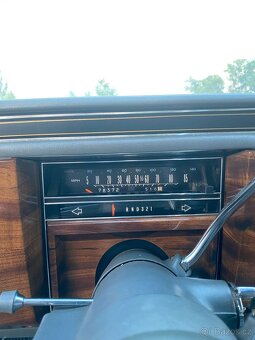 Cadillac Brougham - 8