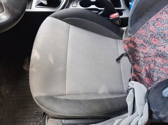 Prodám Hyundai i20 - 8