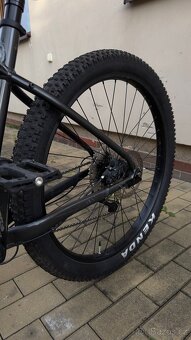 Trek Roscoe 6 – trail bike 27,5”, zdvih 140 mm, teleskopka - 8
