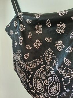 Černý šátkový crop top - 8