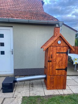 Dřevěná udírna - 8