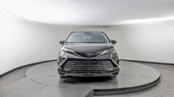 2021 TOYOTA SIENNA LE HYBRID - 8 miest - 8