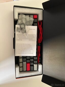 Mechanická klávesnice yenkee atom 3600US (černá) - 8