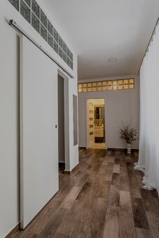 Nadstandardně zrekonstruovaný bytový dům - Lužické hory - 8