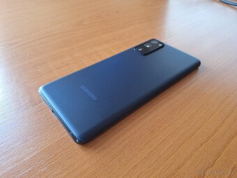 Samsung S20 FE Cloud Navy 6/128gb - 8