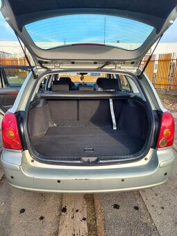 Toyota Avensis combi 2.2 110kw - 8
