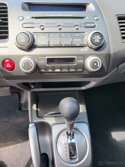 Honda Civic 1.3 IMA HYBRID - 8