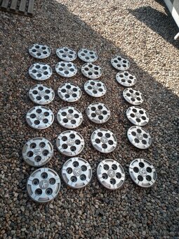 PRODÁM POUŽITÉ STŘEDOVÉ POKLIČKY PEUGEOT BOXER 5X118 R15 - 8