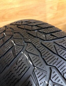 Zimní pneu 195/60/16 - 8