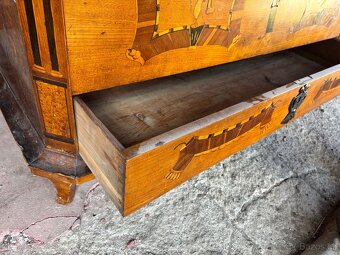 Truhly komoda kreslo - 8