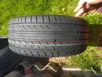 Letní pneumatiky 235/40 R19 - 8