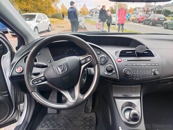 Prodám Honda Civic 8g 1.4. i-vtec 73 kw rok 2011 - 8
