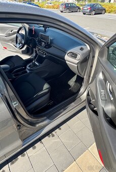 Hyundai i30 Fastback 1.6 CRDi (100 kW) – 1 majitel - 8