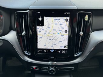 Volvo XC60 2.0i B5 AWD Momentum PRO Full LED Automat Navi - 8
