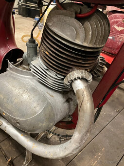 Jawa 250 - 8