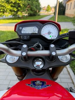 Yamaha FZ8N - 8