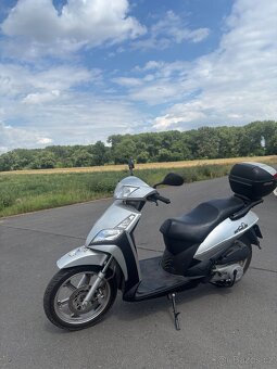 Skútr 125 ccm - 8