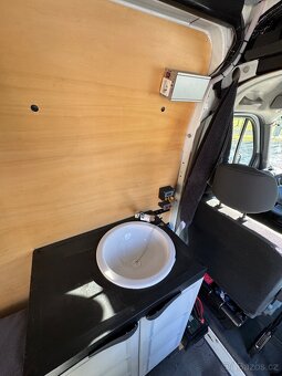 Obytná dodávka Renault Master 2.3 dci 92kw - 8