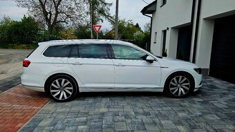 VW PASSAT biTDi B8 176KW CZ servisní kniha - 8