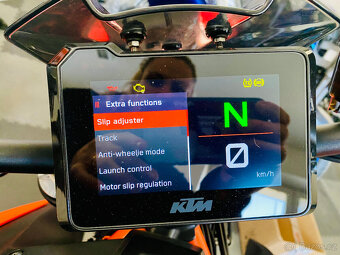 KTM 1290 Super Duke R = SPARK /SOFT /VÝBAVA 50.000 - 8