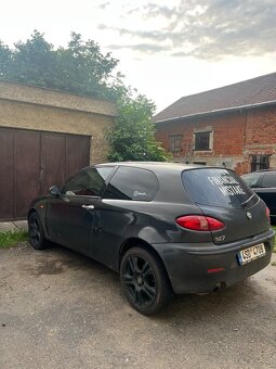 Alfa Romeo 147 - 8