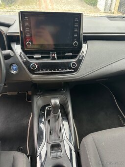 Toyota Corolla 1.8 Hybrid 2021 🚗 - 8
