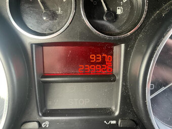 Peugeot 308 2.0 HDi automat - auto na splátky bez registru - 8