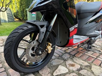 Aprilia sr125 - 8