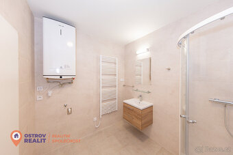 Pronájem moderního bytu 2+kk s lodžií – 84 m², Langrova, Šum - 8