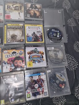 Prodám hry na ps3 Call of duty black ops 270 kč Crysis 3 20 - 8
