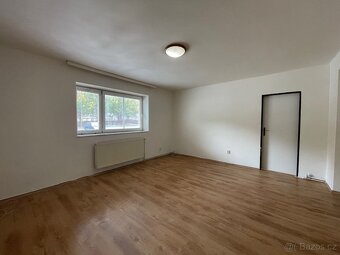 Byt 3+1 s balkonem v centru Chomutova - 8