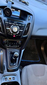 Ford Focus 3 Hatchback - 8