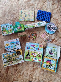 Dětské knihy, hračky, plavací pomůcky , puzzlem - 8
