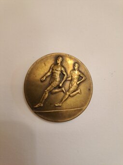 STARÉ MOSAZNÉ MEDAILE ZE  30.let - 8