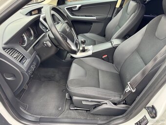 Volvo XC60 D3 120kW FWD velmi dobrý technický i vizuální sta - 8