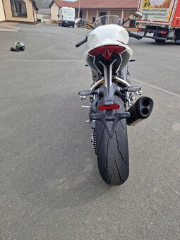 Triumph Speed Triple RR 2400km rv. 2023 - 8