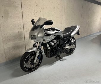 YAMAHA FZS 600 FAZER - 8