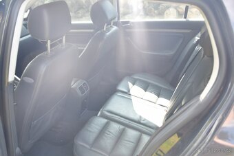 Prodám vw golf 5 1.6 fsi 85 kw na díly nebo kutila - 8
