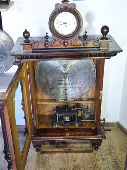 Starožitný hrací stroj Polyphon, Lipsko, Německo, 1898 - 8