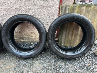 Prodám gumy 215/55/18 - 8